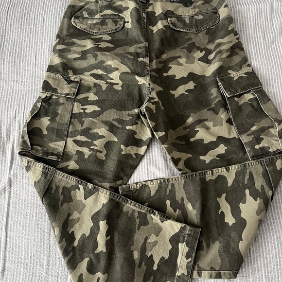 Banana Republic camo cargo pants for men Size 34 S - Picture 2 of 3